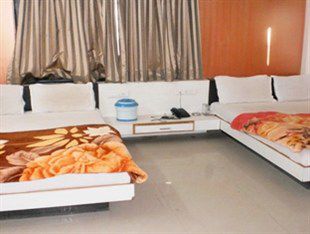 Angan Residency Hotel Ahmedabad Bagian luar foto
